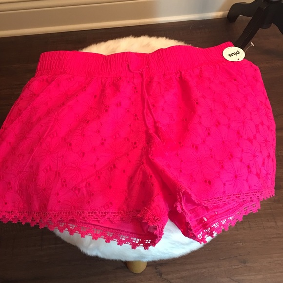 Arizona Shortie Eyelet Shorts🌸 - Picture 1 of 4